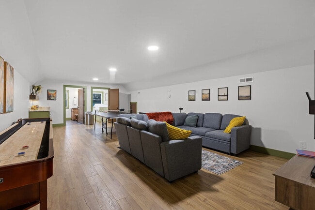 Photo - 250 Mt Della Rd Unit ID1094258P