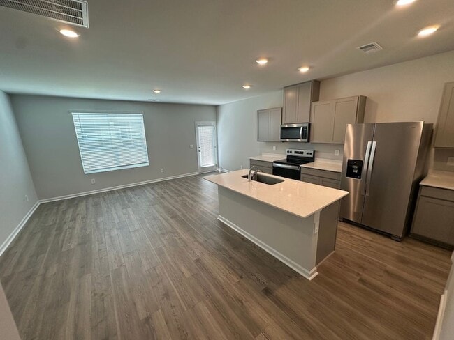 Building Photo - 206 Hazel Ln