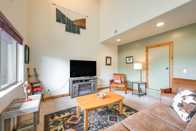 Photo - 191 Talisman Dr Unit SI FL1-ID1545872P