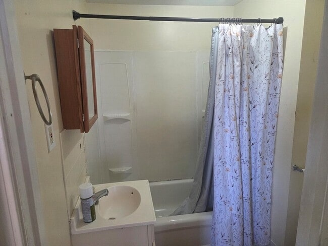 Photo - 210 Farnham St Unit 1