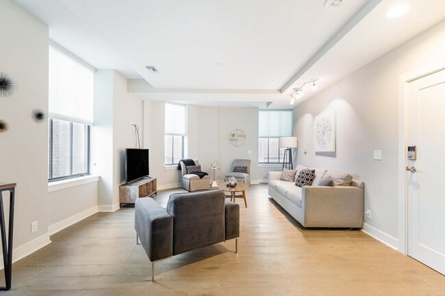 Photo - 10 Light St Unit FL30-ID1024637P