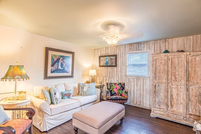 Building Photo - 202 Corto Pl Unit ID1285294P