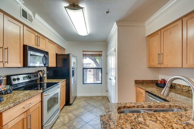 Photo - 2025 E Campbell Ave Unit SI ID1383665P