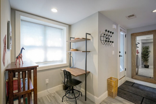 Photo - 1723 Willard St NW Unit SI ID1587681P