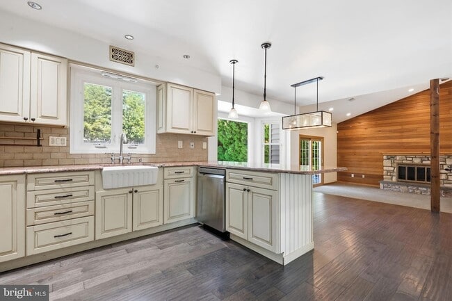 Photo - 1272 Knox Dr