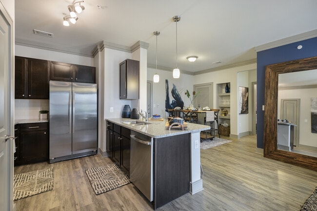 Photo - Arielle Spring Plaza