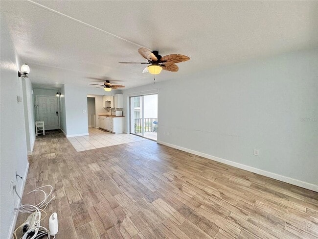 Photo - 1550 11th St NE Unit E2