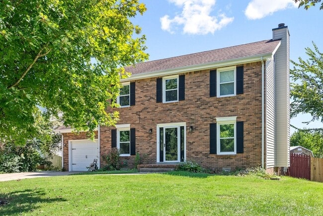 Photo - 830 Iris Ln