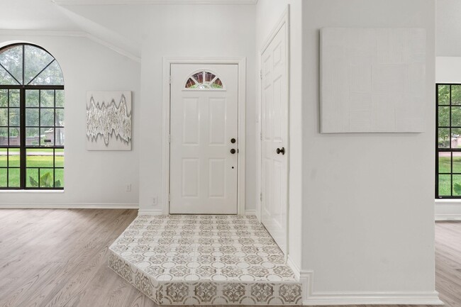 Photo - 10 Autumn Oaks Dr