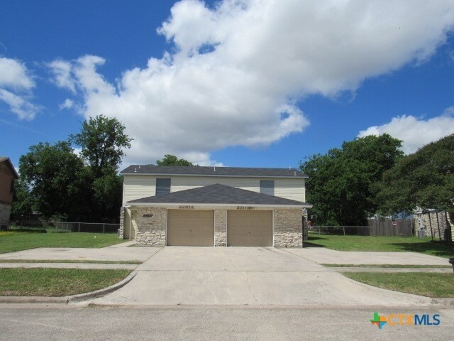 Photo - 2210 Cascade Dr