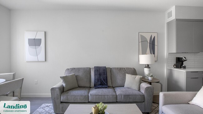 Photo - 9235 W Russell Rd Unit 304.1405066