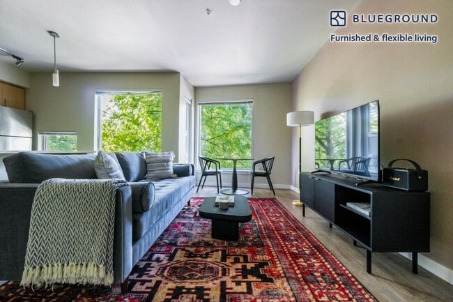 Building Photo - 8397 158th Ave NE Unit FL3-ID885