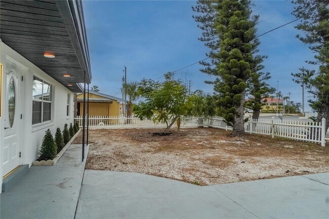 Photo - 985 Liberty St