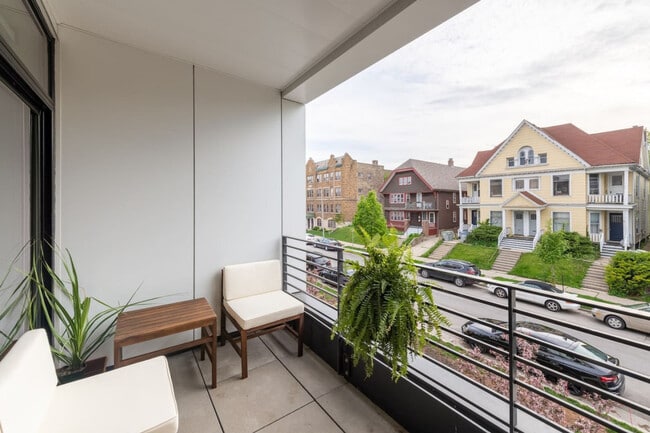 Photo - 1632 N Franklin Pl Unit ID1379003P