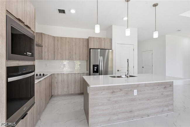 Photo - 1253 Argosy Rd