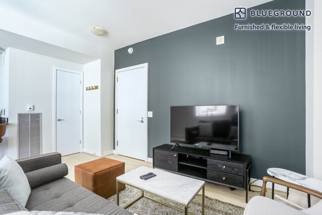 Photo - 733 15th St NW Unit FL7-ID215