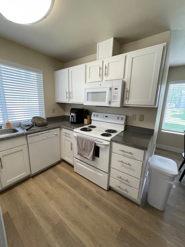 Photo - 604 N Columbia Center Blvd Unit ID1324047P