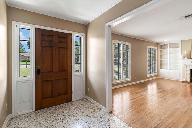 Photo - 730 N Sarah Jo St