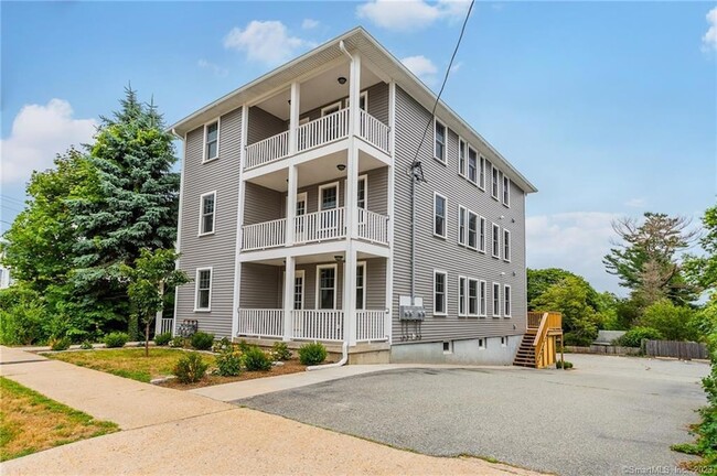 Building Photo - 192 Montauk Ave Unit 1