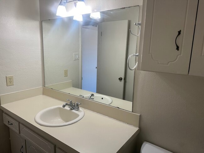 Photo - Fallcreek Apartments