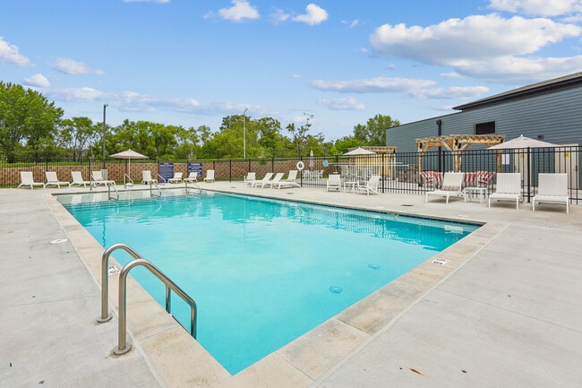 Pool Deck - Capriana