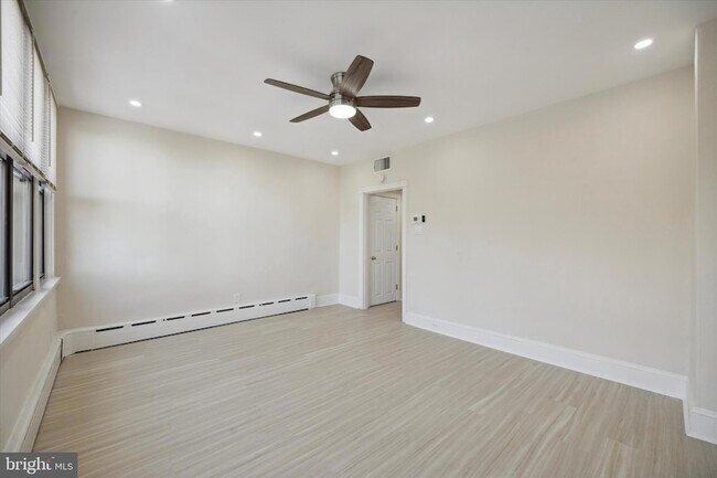 Photo - 2308 E Allegheny Ave Unit 2