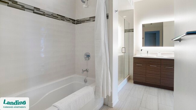 Photo - 347 W Chestnut St Unit 711