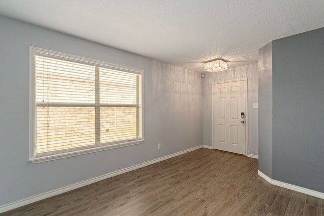 Photo - 4908 Meadow Trails Dr