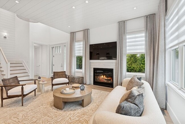 Photo - 8 Magnolia Dr