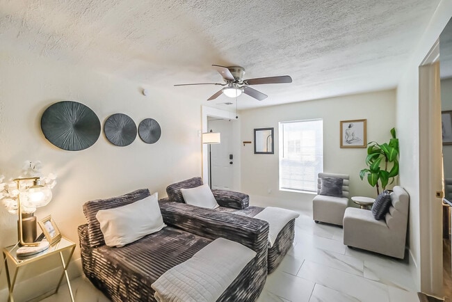 Photo - 1327 W 21st St Unit ID1316409P