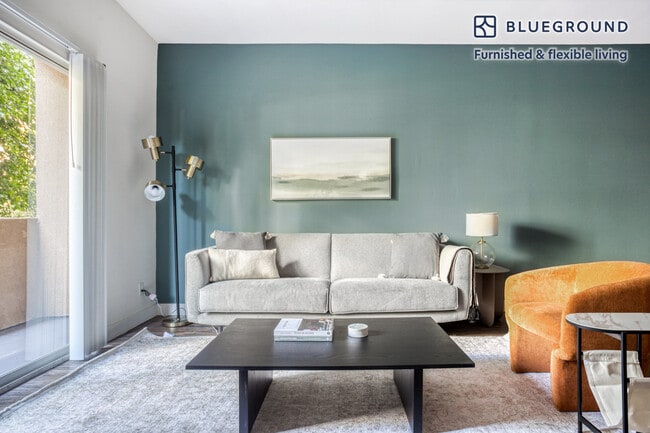 Photo - 1353 N Martel Ave Unit FL1-ID55