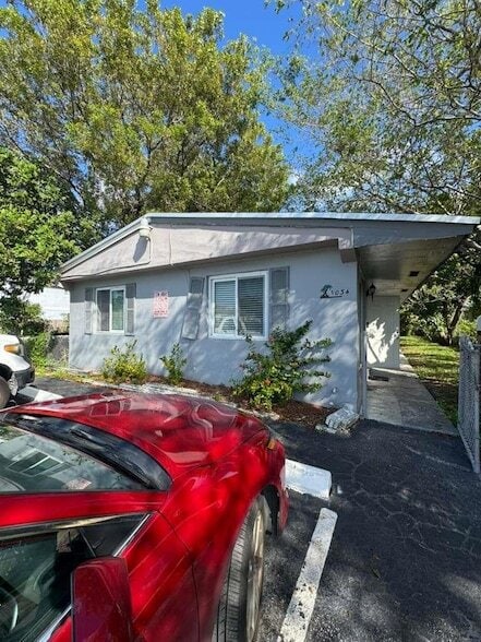 Building Photo - 1034 NW 1st Ave Unit 1