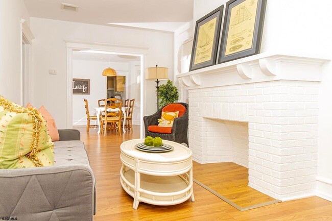 Photo - 5 N Newport Ave