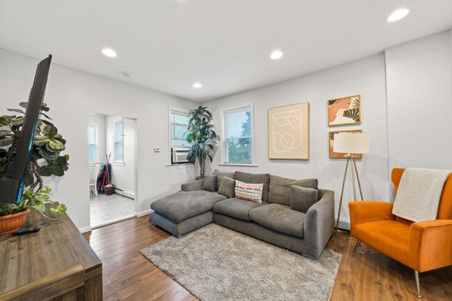 Photo - 37 W 50th St Unit ID1053095P