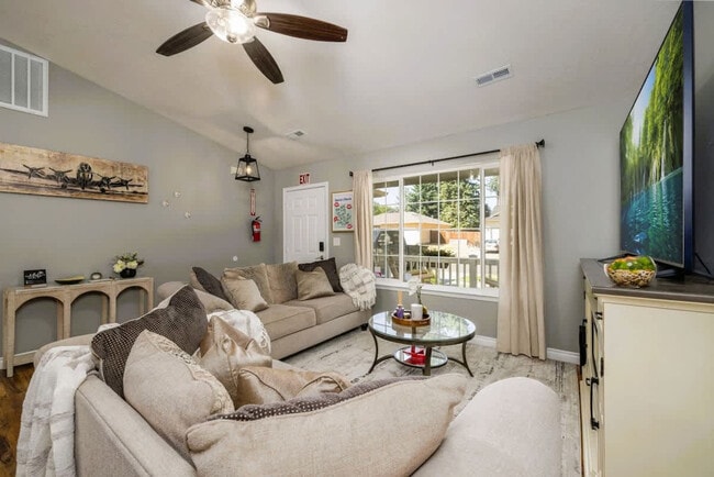 Building Photo - 3310 Wedgewood Loop Unit SI ID1542956P