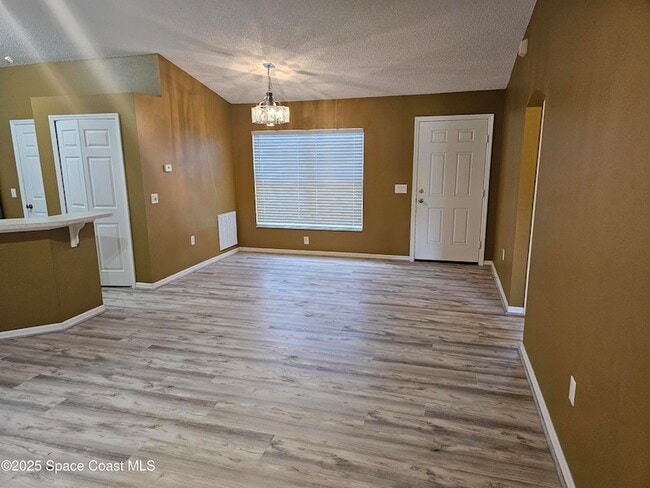 Photo - 1539 Glencove Ave NW