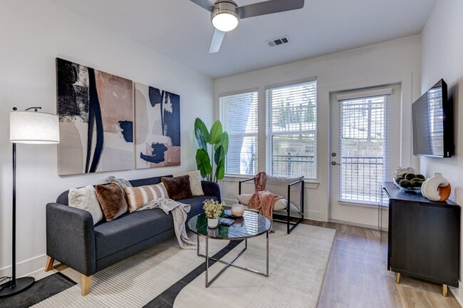 Photo - 308 Gibson St SE Unit ID1376620P