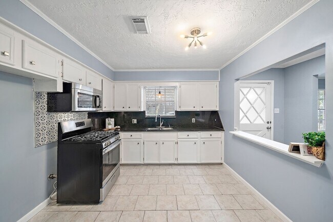 Photo - 712 Damon St