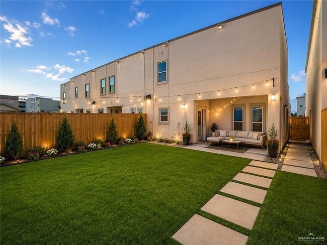 Photo - 2212 Corales St