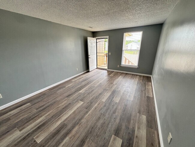 Photo - 3421 Meadow Ct