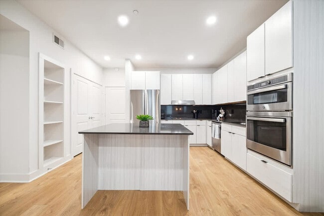 Photo - 1112 Columbus St Unit FL4-ID1039042P