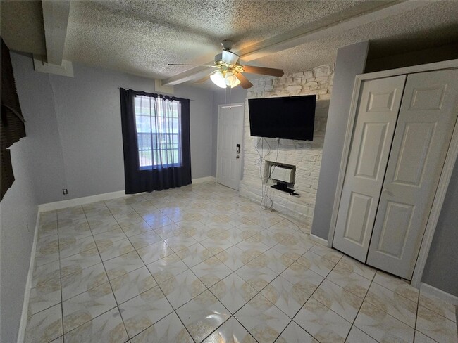 Photo - 10605 Newmont Rd