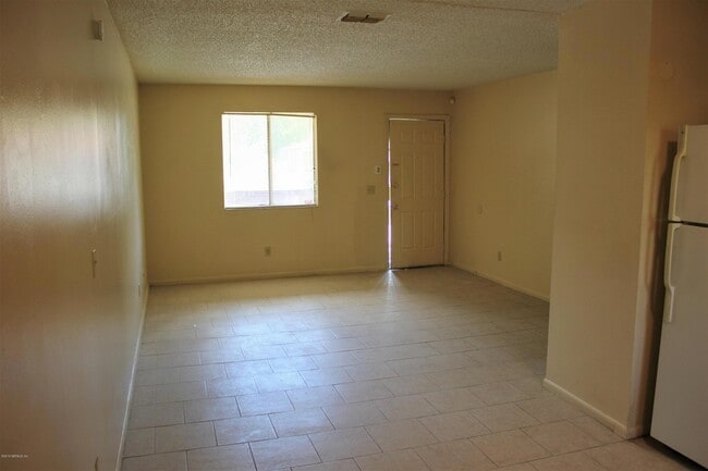 Photo - 5147 Westchase Ct Unit 2