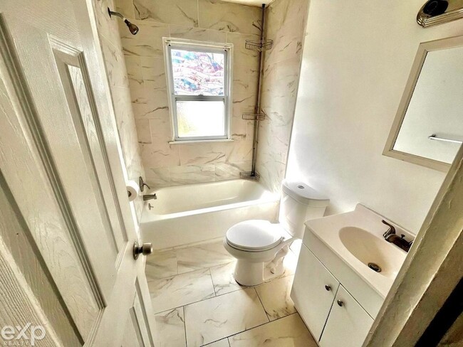 Photo - 19309 Avon Ave