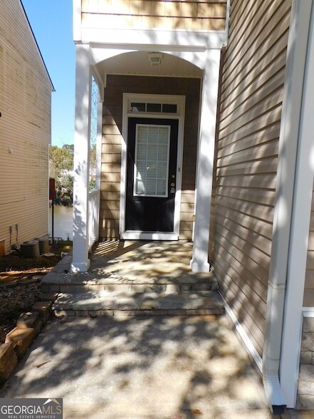 Photo - 566 Pond Lillies Rd SE