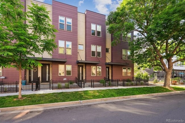 Building Photo - 1056 Navajo St