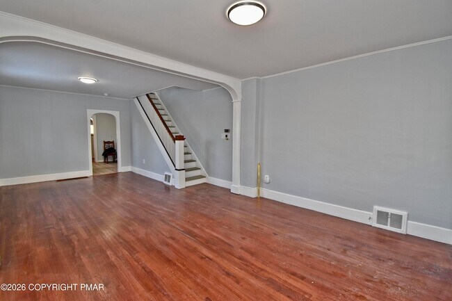 Photo - 198 Grove St