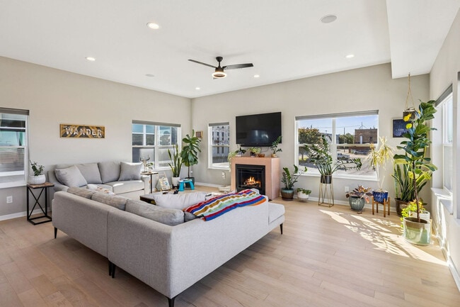 Photo - 412 W Shoreline Dr Unit SI ID1593934P