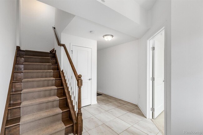 Photo - 2769 Ashcombe Dr.