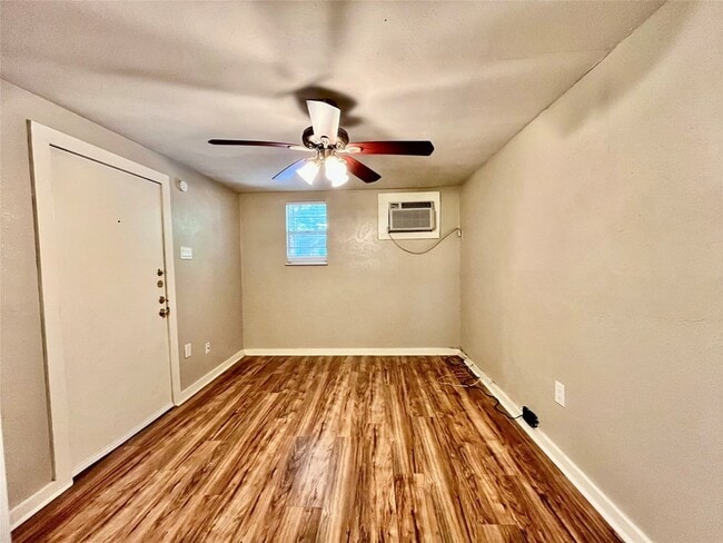 Photo - 904 1/2 Denton Street Unit